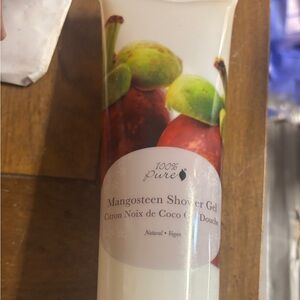 100% Pure Mangosteen Shower Gel - White and Green